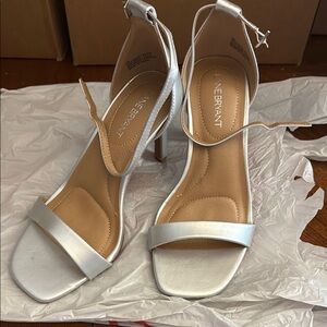 NWOT 8W Lane Bryant Silver Stiletto Heels